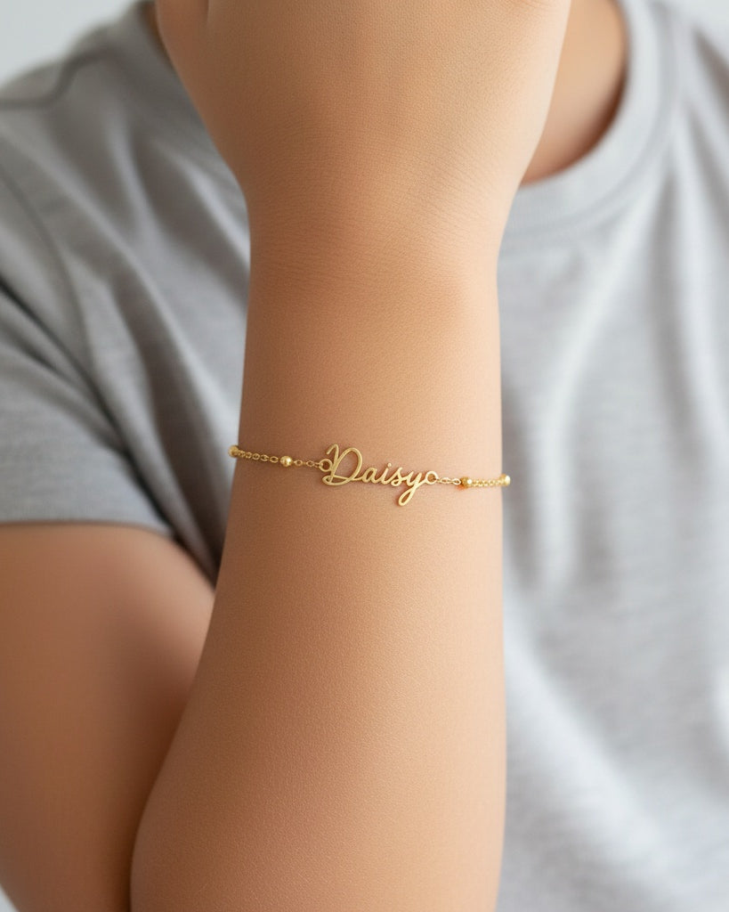 Personalised Kids Name Bracelet with Charm – Custom Children’s Jewellery in Gold or Silver