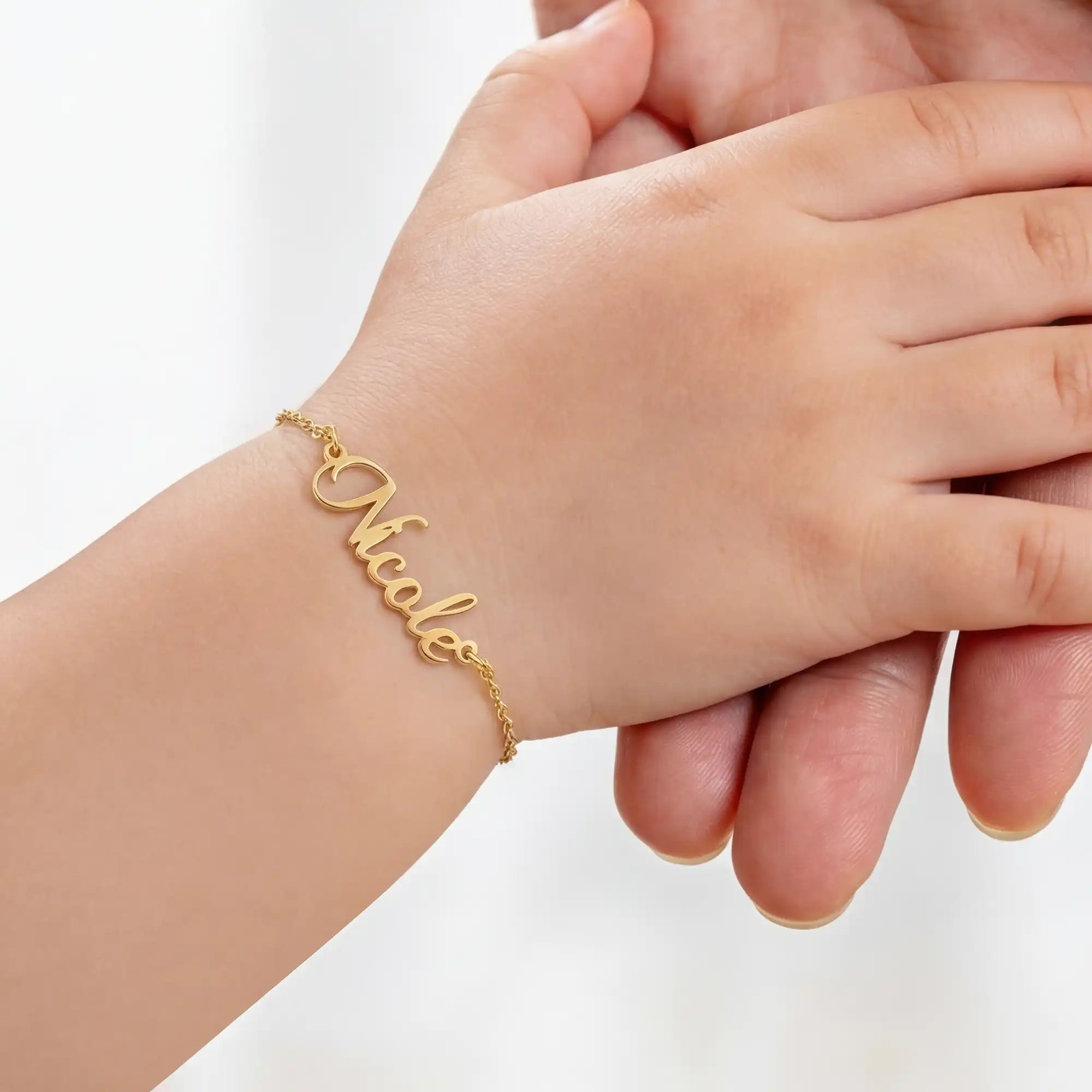 Bracelet Personalised Kids Bracelet Noa & Nellie Personalised Kids Name Bracelet with Charm – Custom Children’s Jewellery in Gold or Silver