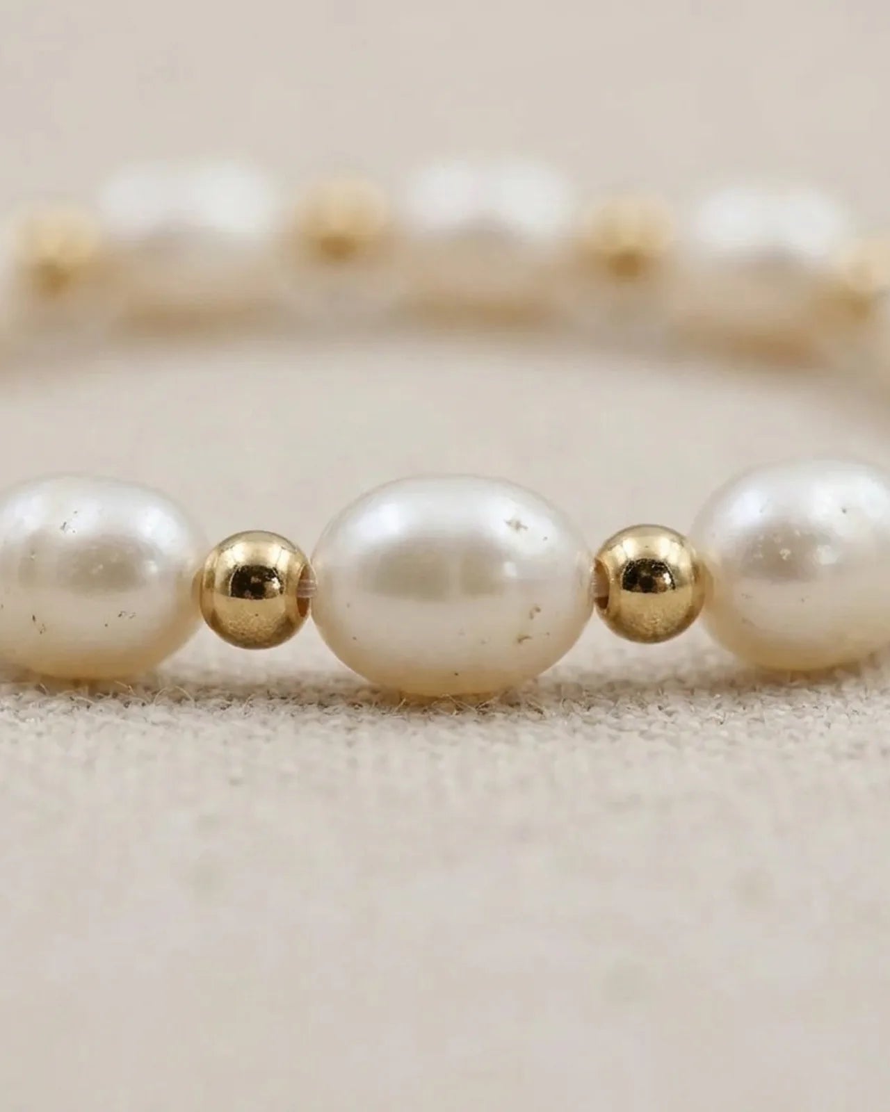 Freshwater Pearl Bracelet in Silver or Gold – Elegant Bead & Pearl Women’s Bracelet