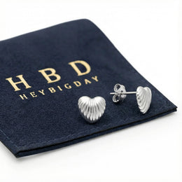 Ribbed Heart Stud Earrings in Silver or Gold – Delicate Shell-Style Design