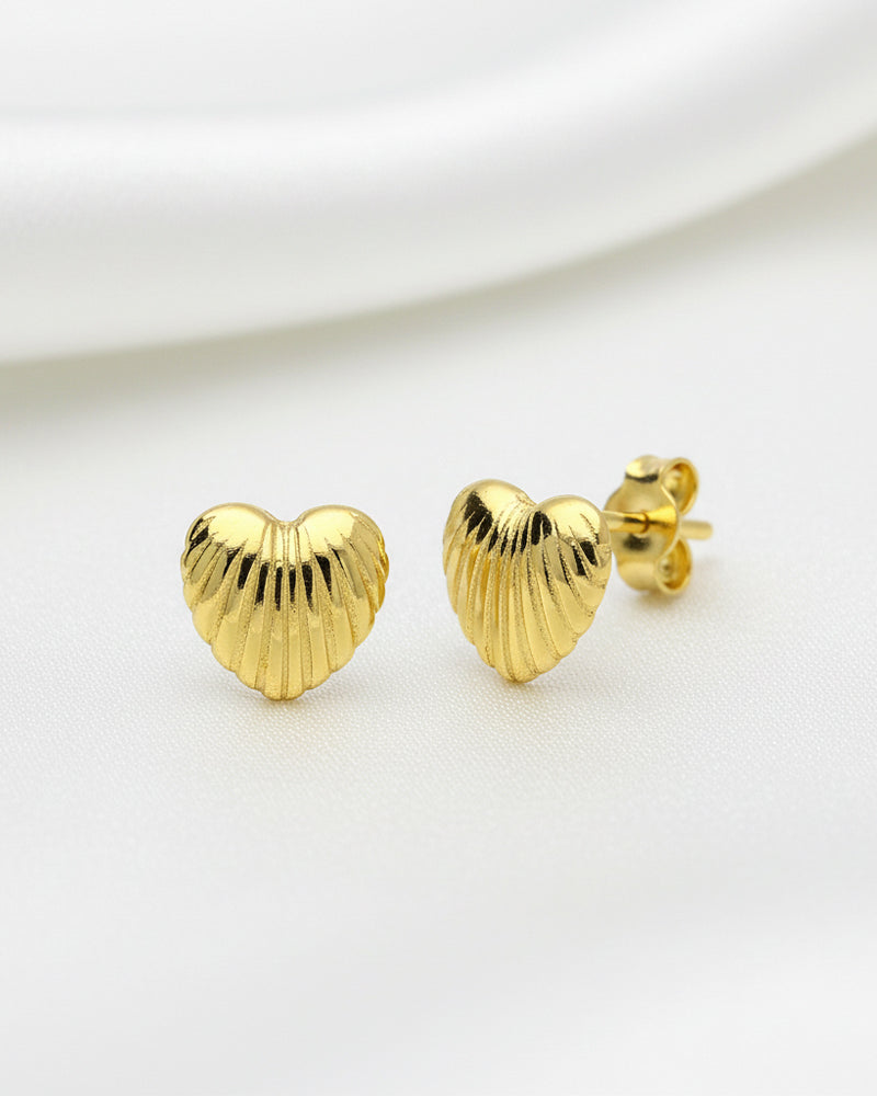 Earrings Ribbed Heart Stud Earrings HBD Ribbed Heart Stud Earrings in Silver or Gold – Delicate Shell-Style Design