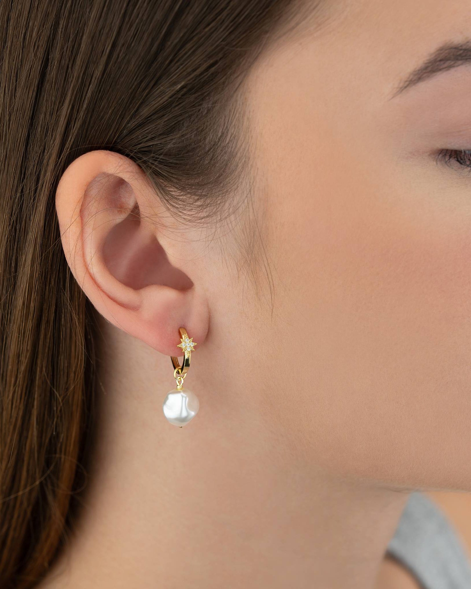 Earrings Star & Baroque Pearl Drop Earrings HBD Gold-Plated Star & Baroque Pearl Drop Earrings – Elegant Gold Hoop Earrings with Cubic Zirconia
