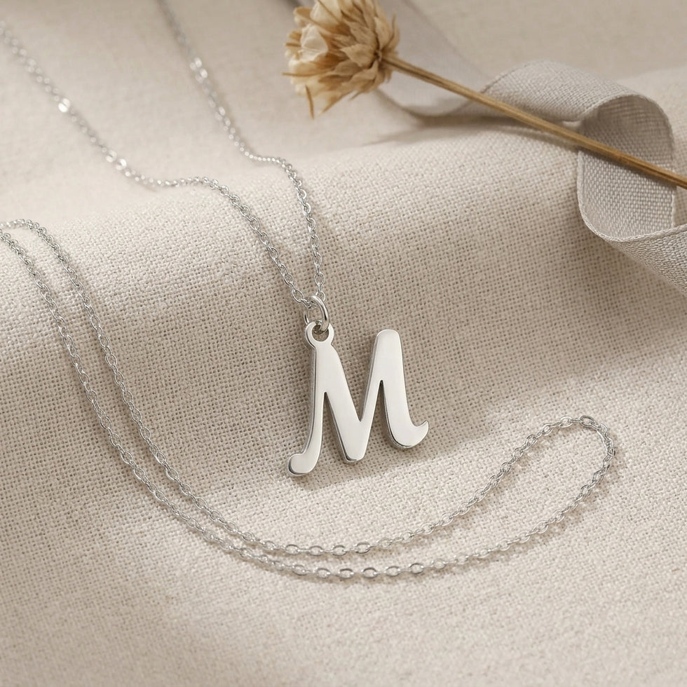 Collier lettre M | Pendentif initiale et lettre M, or et argent