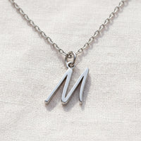 Collier avec initiale M