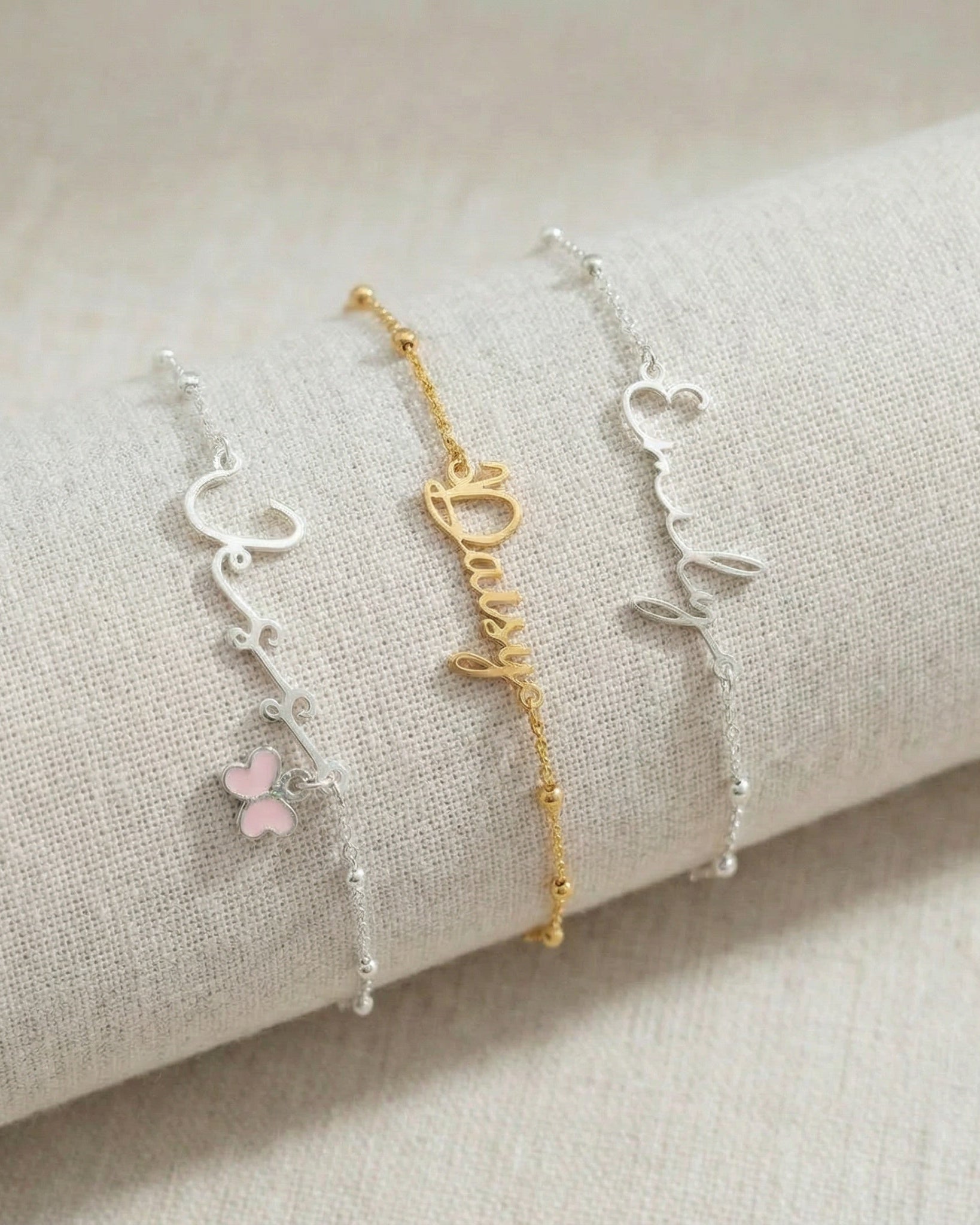 Bracelet Personalised Kids Bracelet Noa & Nellie Personalised Kids Name Bracelet with Charm – Custom Children’s Jewellery in Gold or Silver