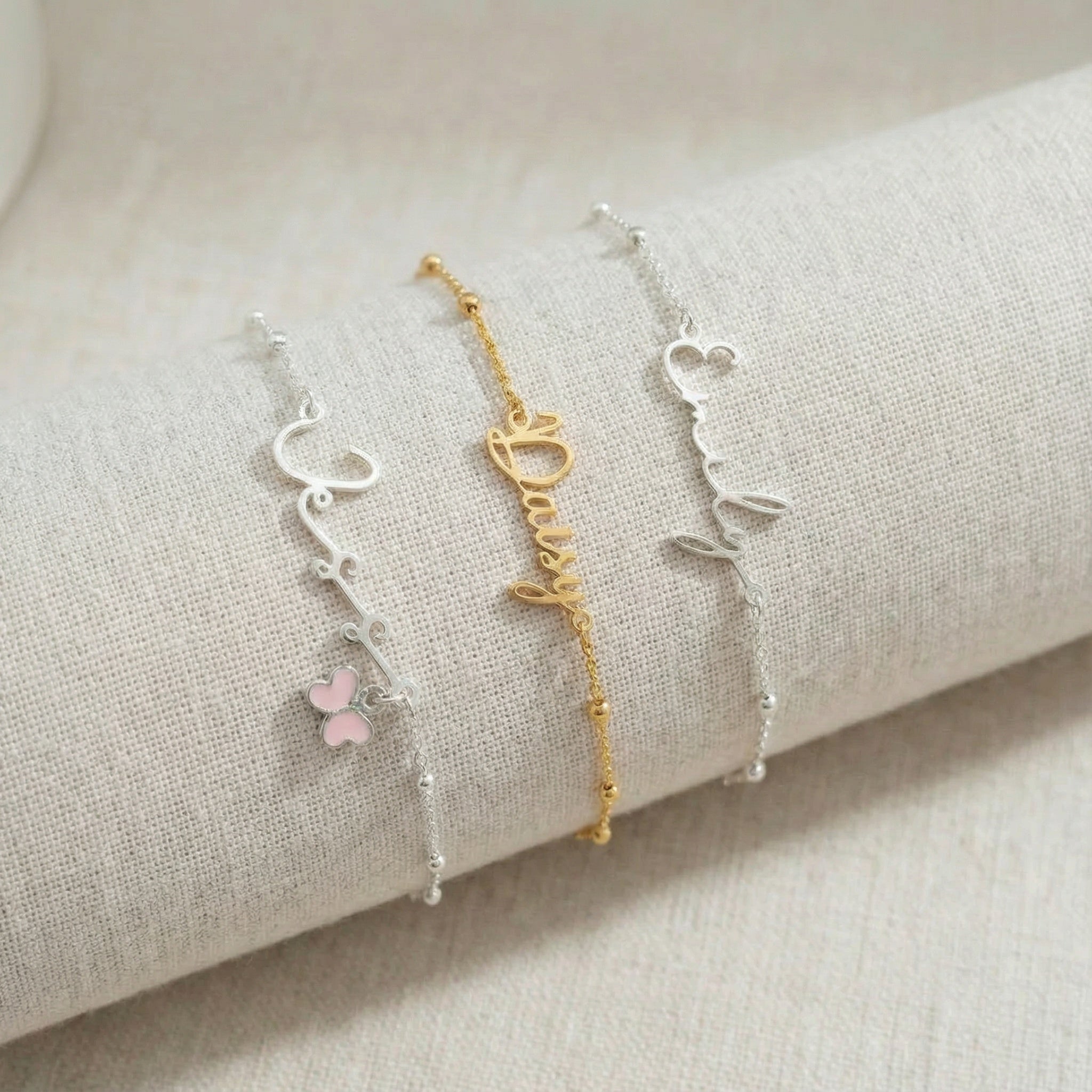 Bracelet Personalised Kids Bracelet Noa & Nellie Personalised Kids Name Bracelet with Charm – Custom Children’s Jewellery in Gold or Silver