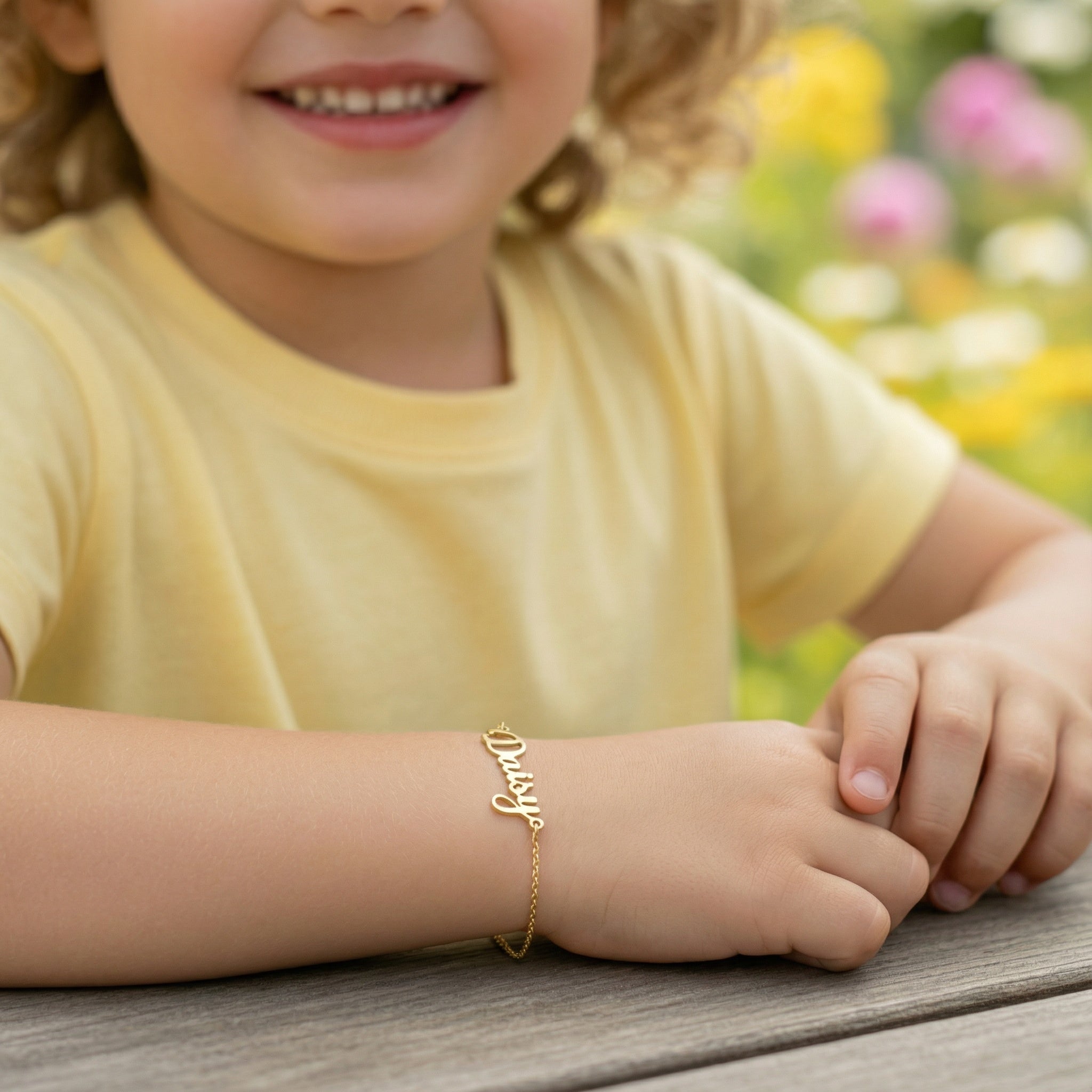 Bracelet Personalised Kids Bracelet Noa & Nellie Personalised Kids Name Bracelet with Charm – Custom Children’s Jewellery in Gold or Silver