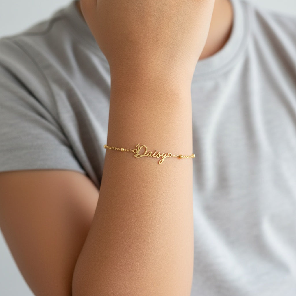 Bracelet Personalised Kids Bracelet Noa & Nellie Personalised Kids Name Bracelet with Charm – Custom Children’s Jewellery in Gold or Silver