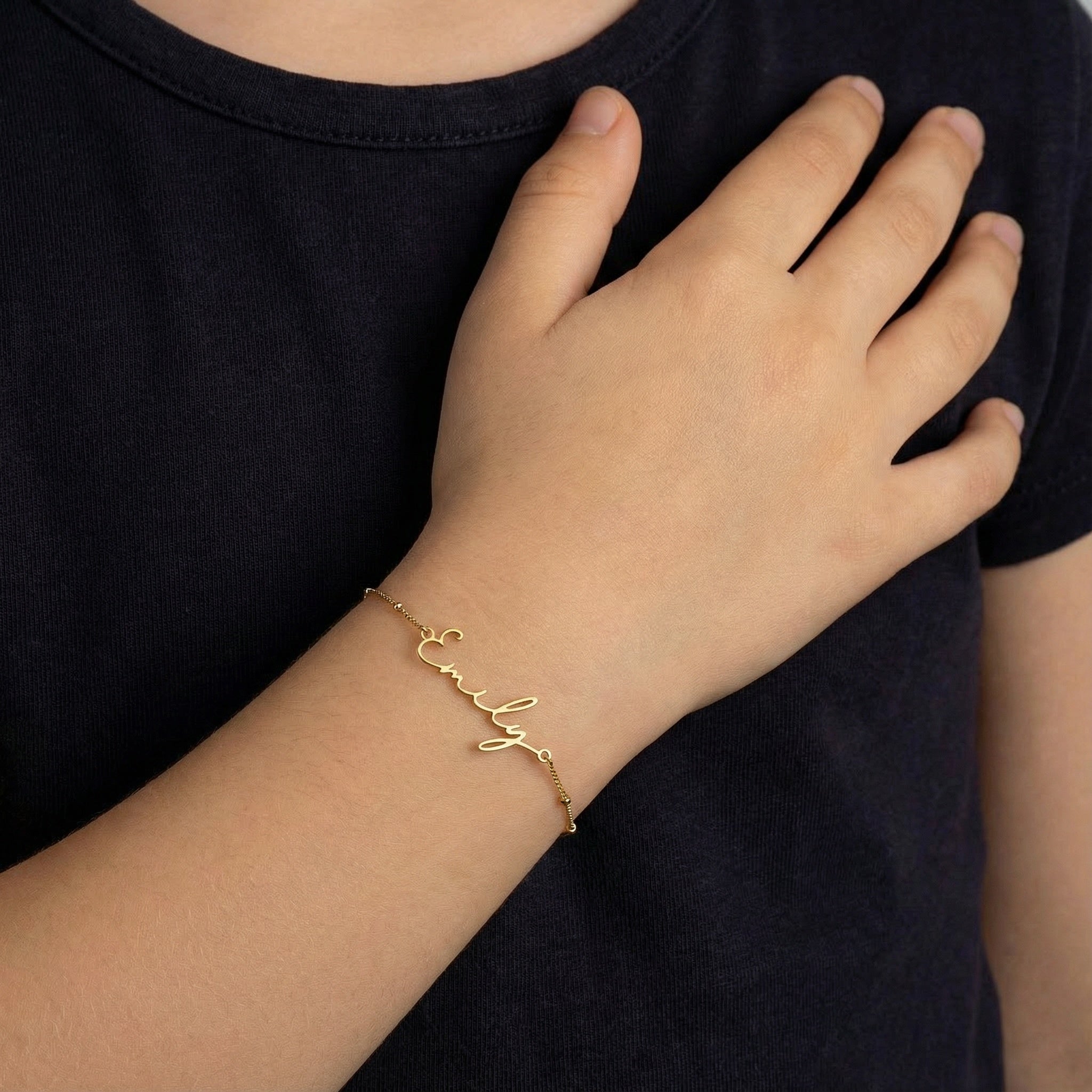 Bracelet Personalised Kids Bracelet Noa & Nellie Personalised Kids Name Bracelet with Charm – Custom Children’s Jewellery in Gold or Silver