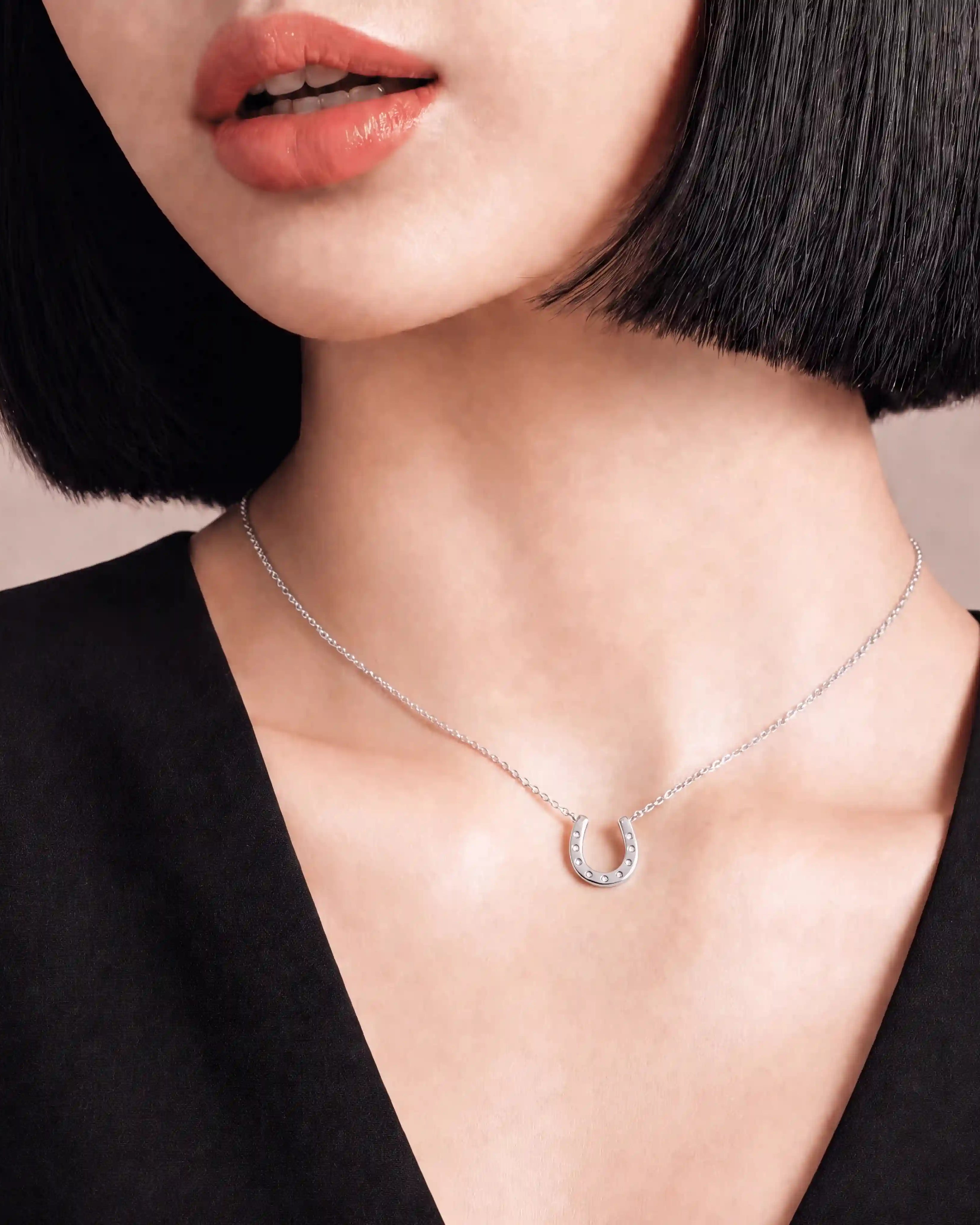 Horseshoe Necklace in Gold, Silver & Vermeil | HBD