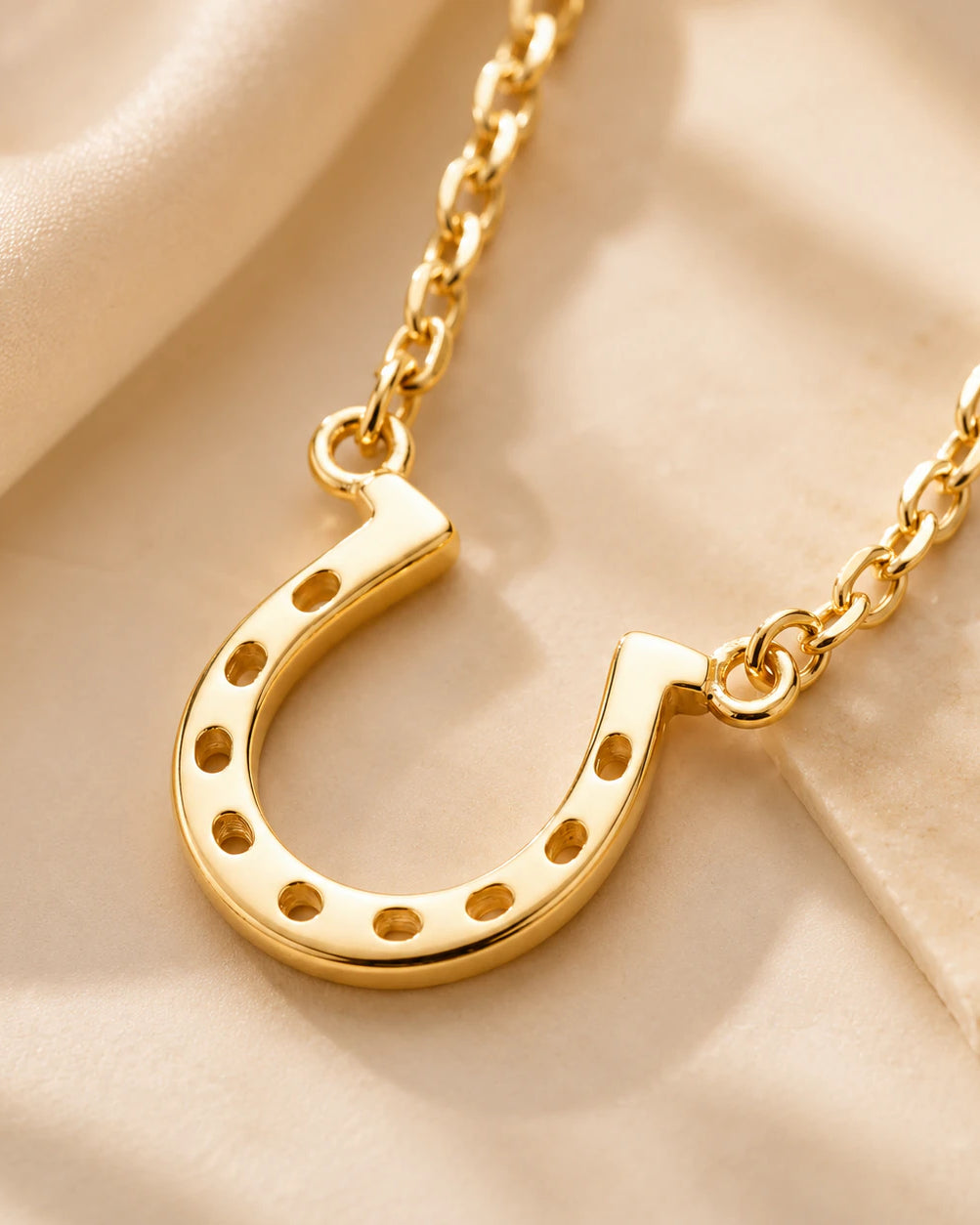 Horseshoe Necklace in Gold, Silver & Vermeil | HBD