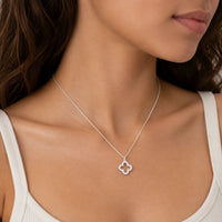 Collana a quadrifoglio aperto con zirconi