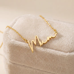 Mum Necklace in Gold or Silver – Elegant Script Mum Pendant – Perfect Gift for Mums