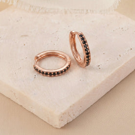 Orecchini a cerchio in oro rosa e zirconi cubici