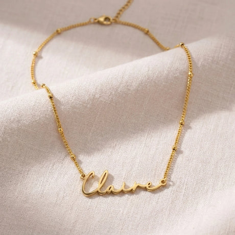 Collar con nombre Claire
