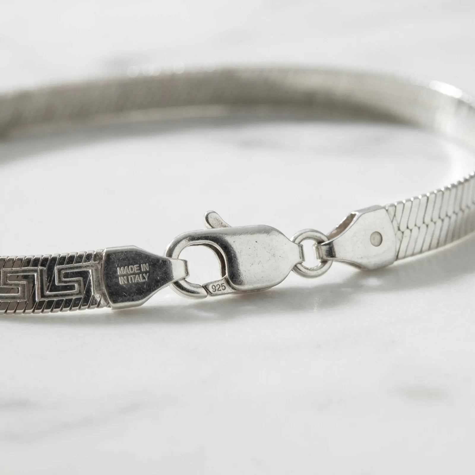 Greek Key Herringbone Bracelet in Silver or Gold – 18.5cm