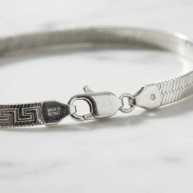 Greek Key Herringbone Bracelet in Silver or Gold – 18.5cm