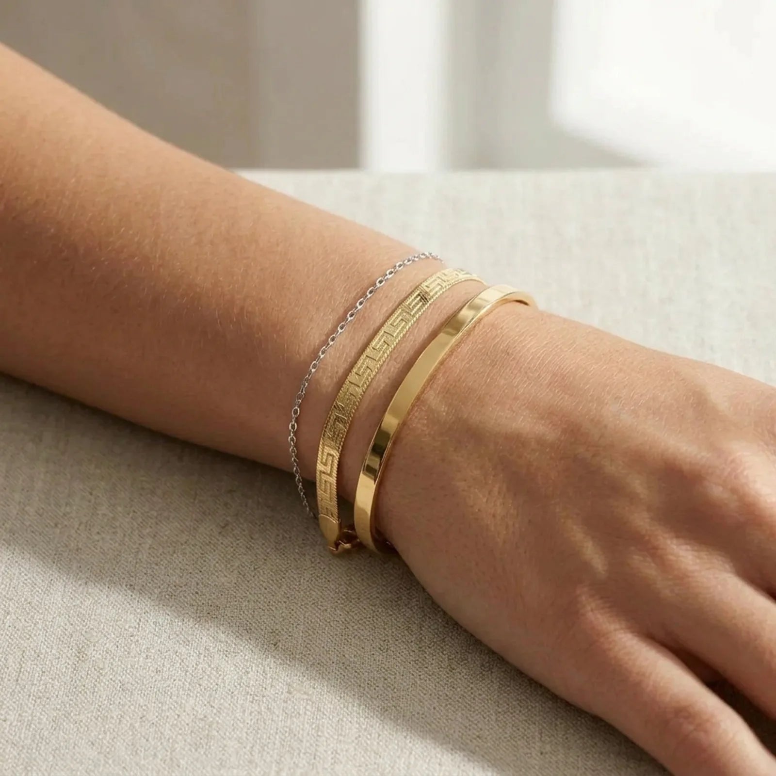 Greek Key Herringbone Bracelet in Silver or Gold – 18.5cm