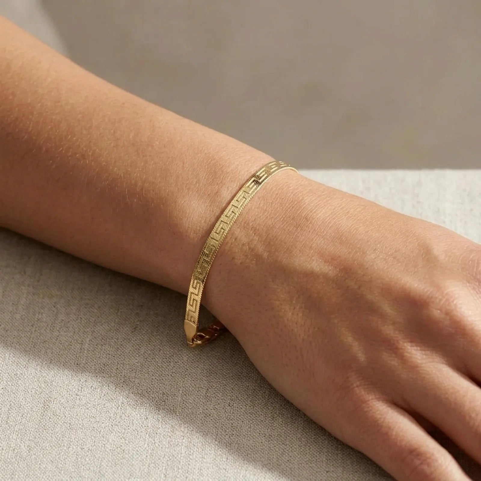 Greek Key Herringbone Bracelet in Silver or Gold – 18.5cm