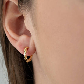 Twisted Hoop Stud Earrings – Sculptural Modern Hoops for Everyday Wear