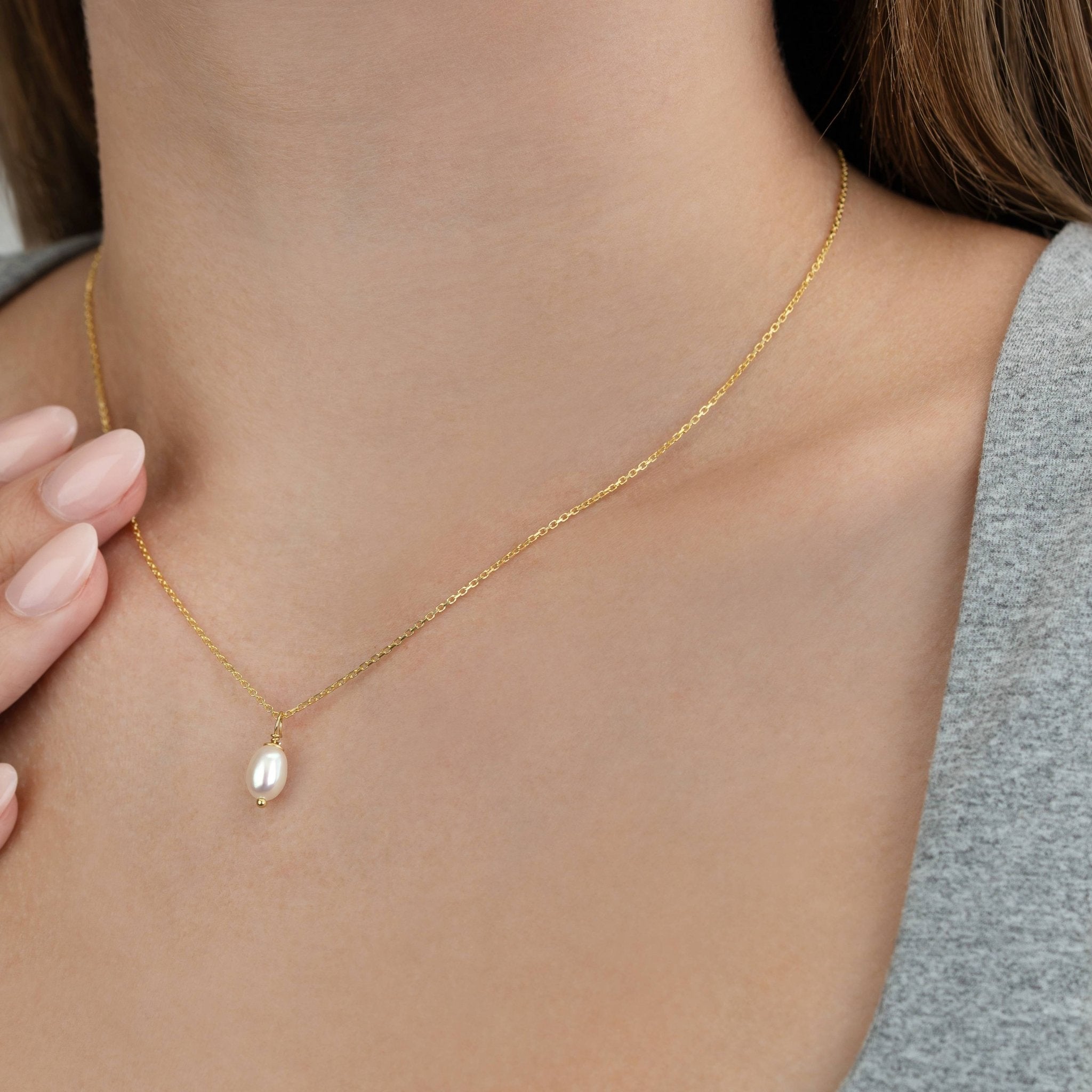 HeyBigDay Necklace Tiny Freshwater Pearl Necklace