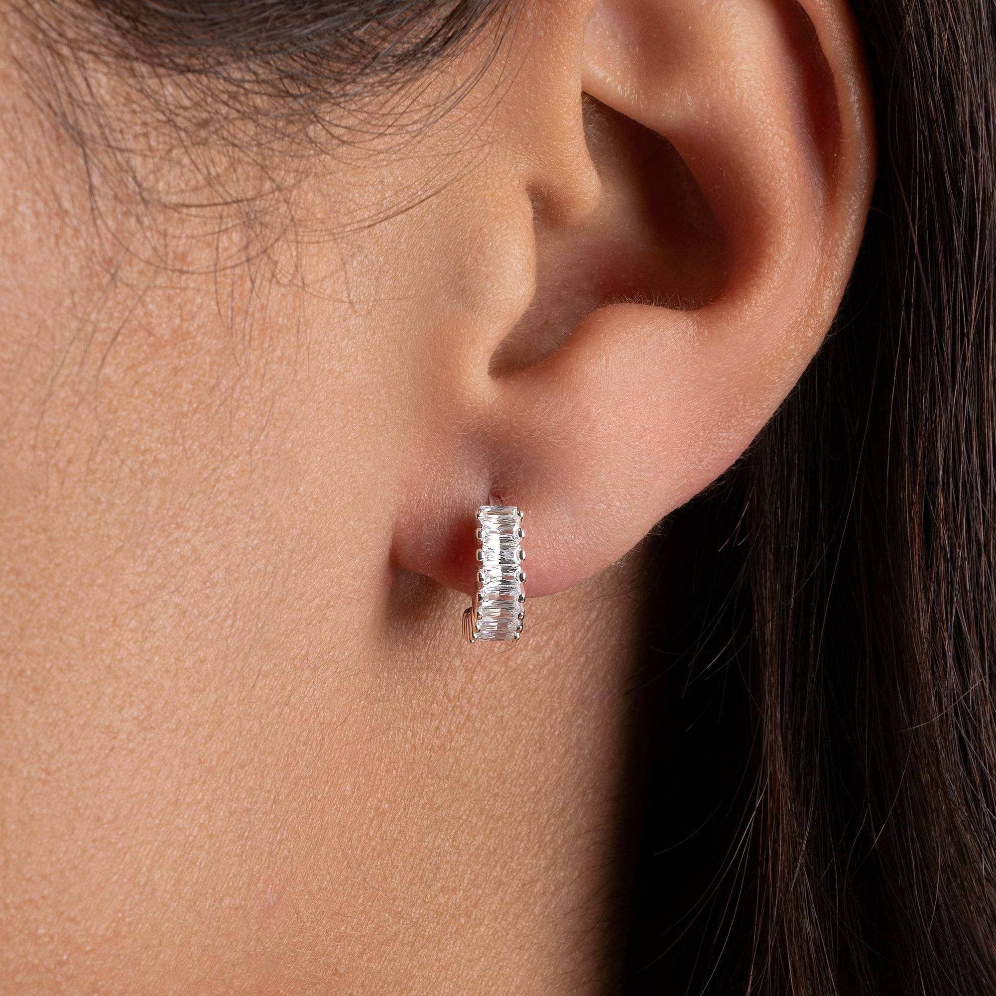 HeyBigDay Earrings Baguette Huggie Hoop