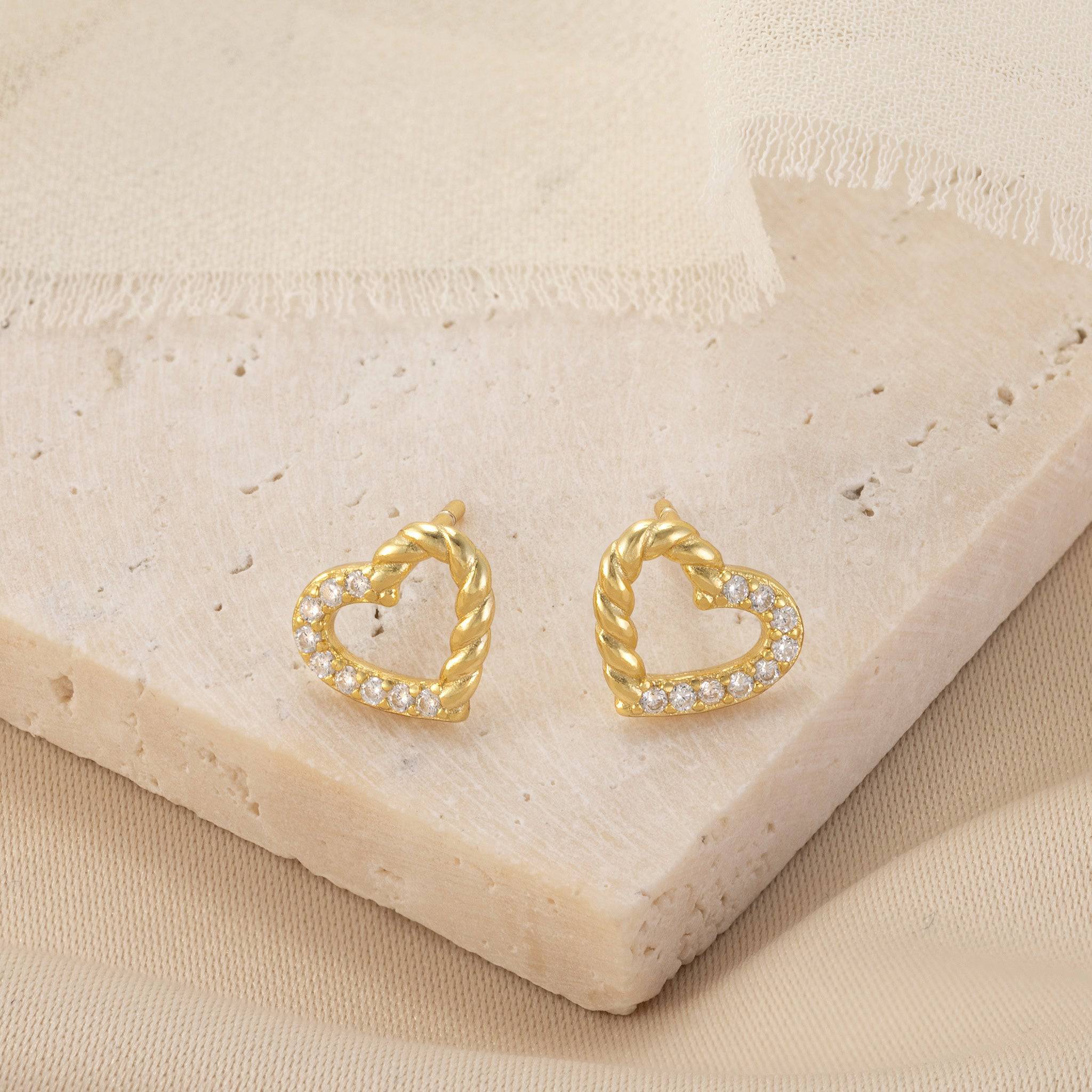 HeyBigDay Earrings Half Twist Open Heart Stud Earrings