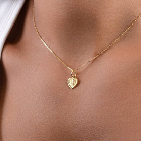 St Christopher Heart Necklace in Gold or Silver – Protective Pendant – 15-21 Inch Chain