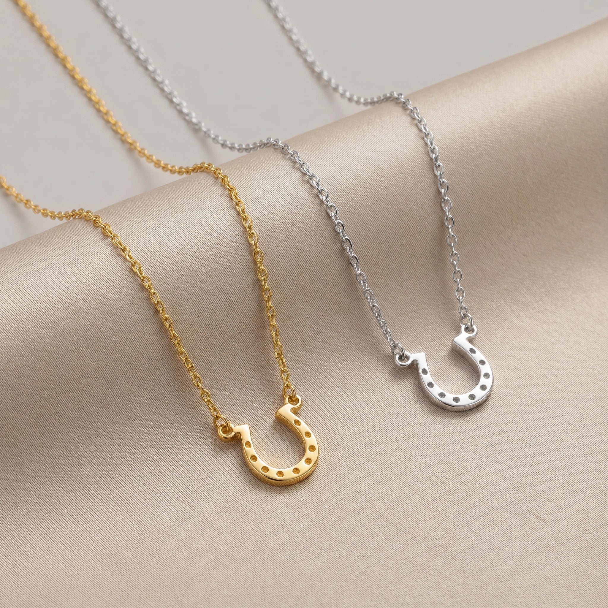 HeyBigDay Necklace Horseshoe Pendant Necklace