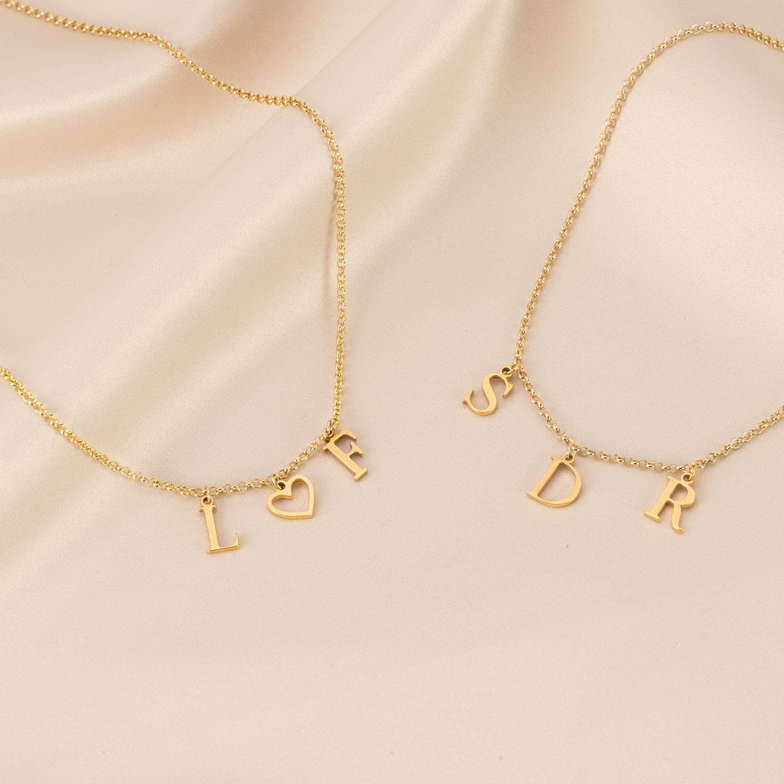 HeyBigDay Necklace Initial Heart Initial Necklace