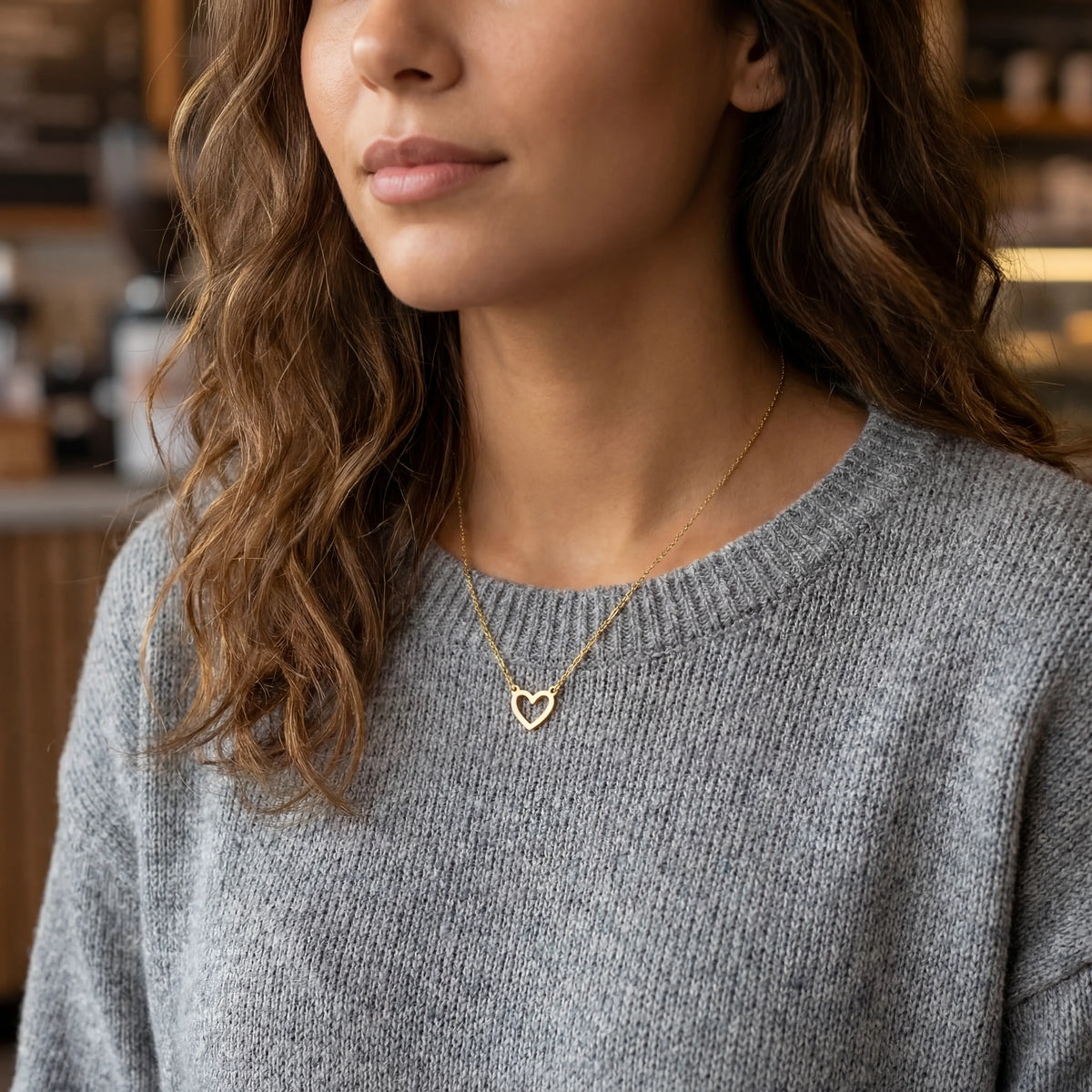 Dainty Heart Necklace in Gold or Silver – Minimal Heart Pendant Necklace