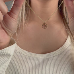 Compass Star Pendant Necklace in Gold or Silver – Symbolic Compass Necklace